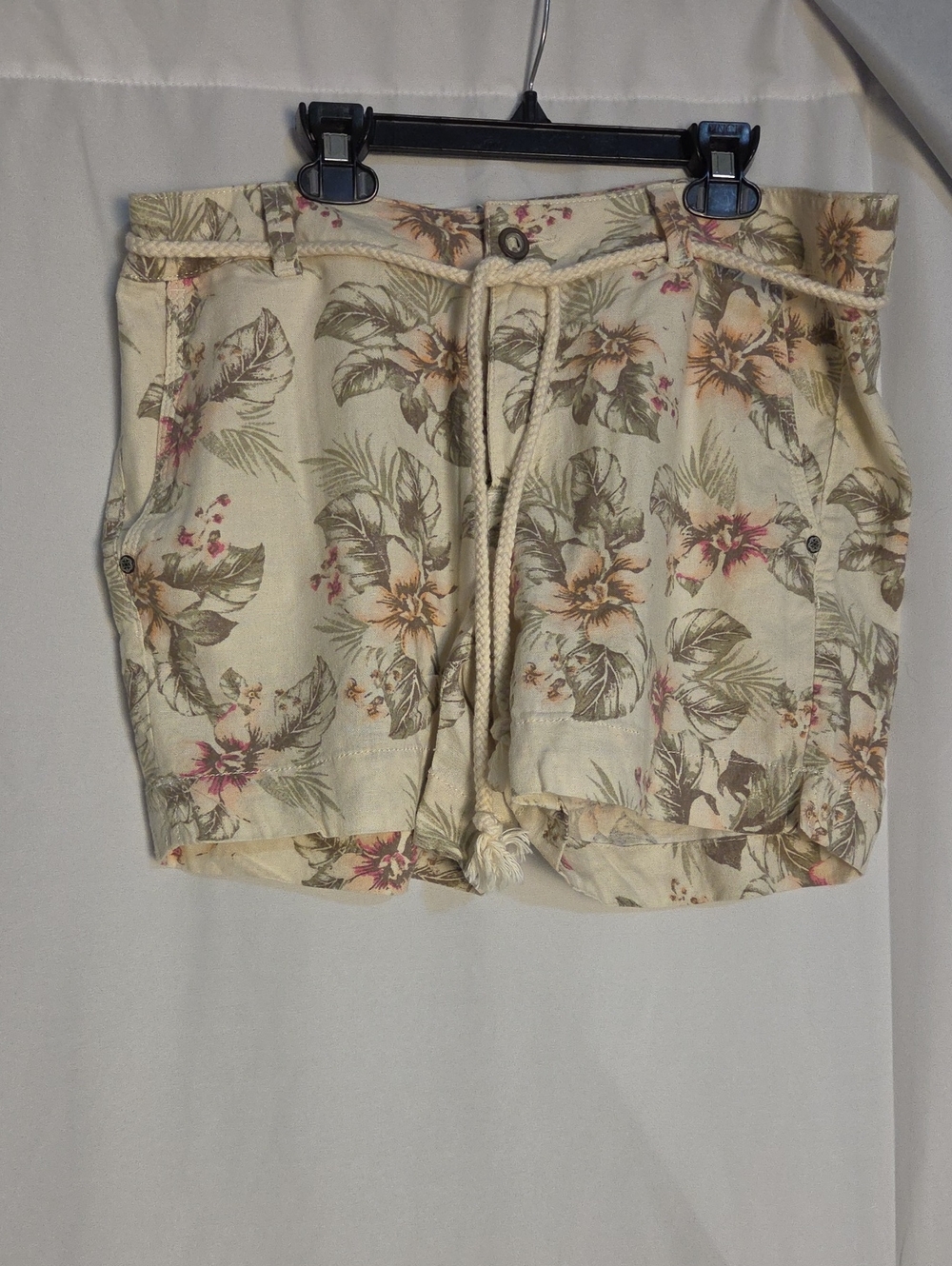 Sonoma Women's Cream Flora Shorts - Button & Zip Front